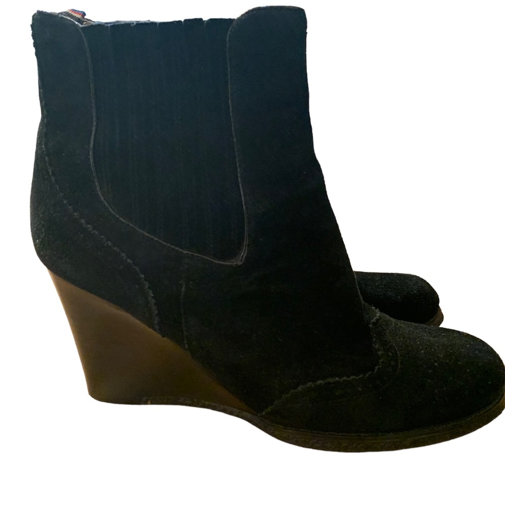 Tommy Hilfiger Ankle Boots , size 7 1/2M, Color Black, Suede. - Picture 2 of 5